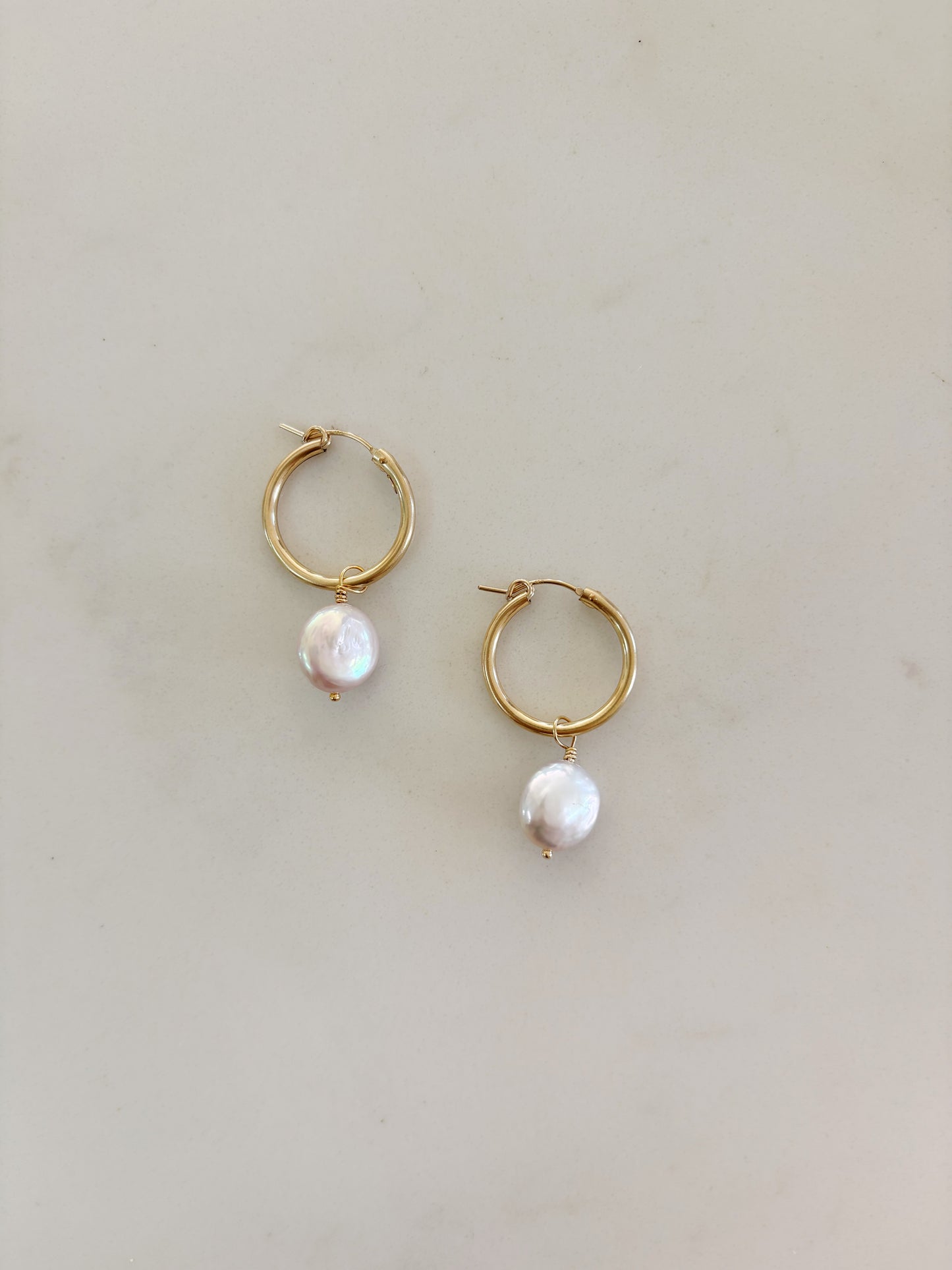 Medium Huggie Coin Pearls