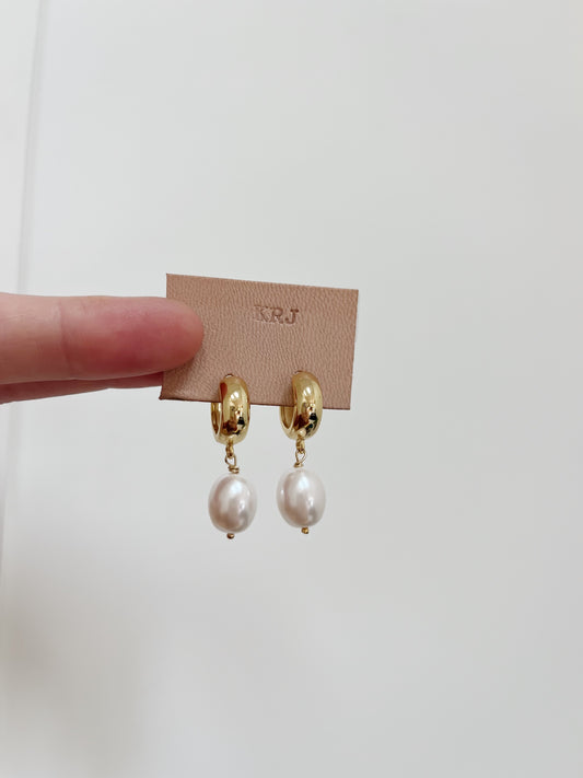 Chunky Huggie Pearls