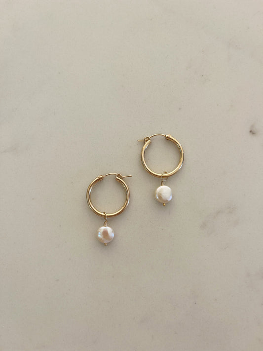 Medium Mini Coin Pearl Huggies