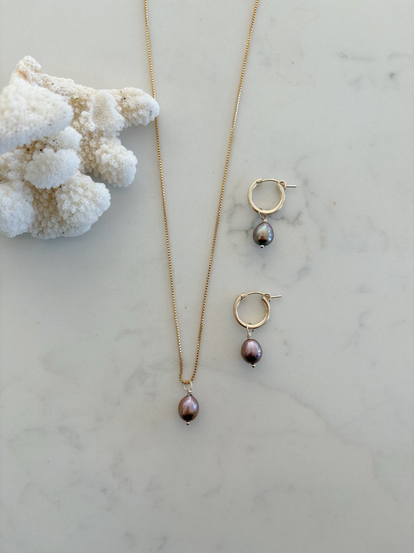 Cocoa Huggie Pearls