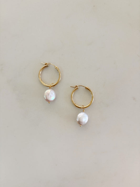 Medium Huggie Coin Pearls