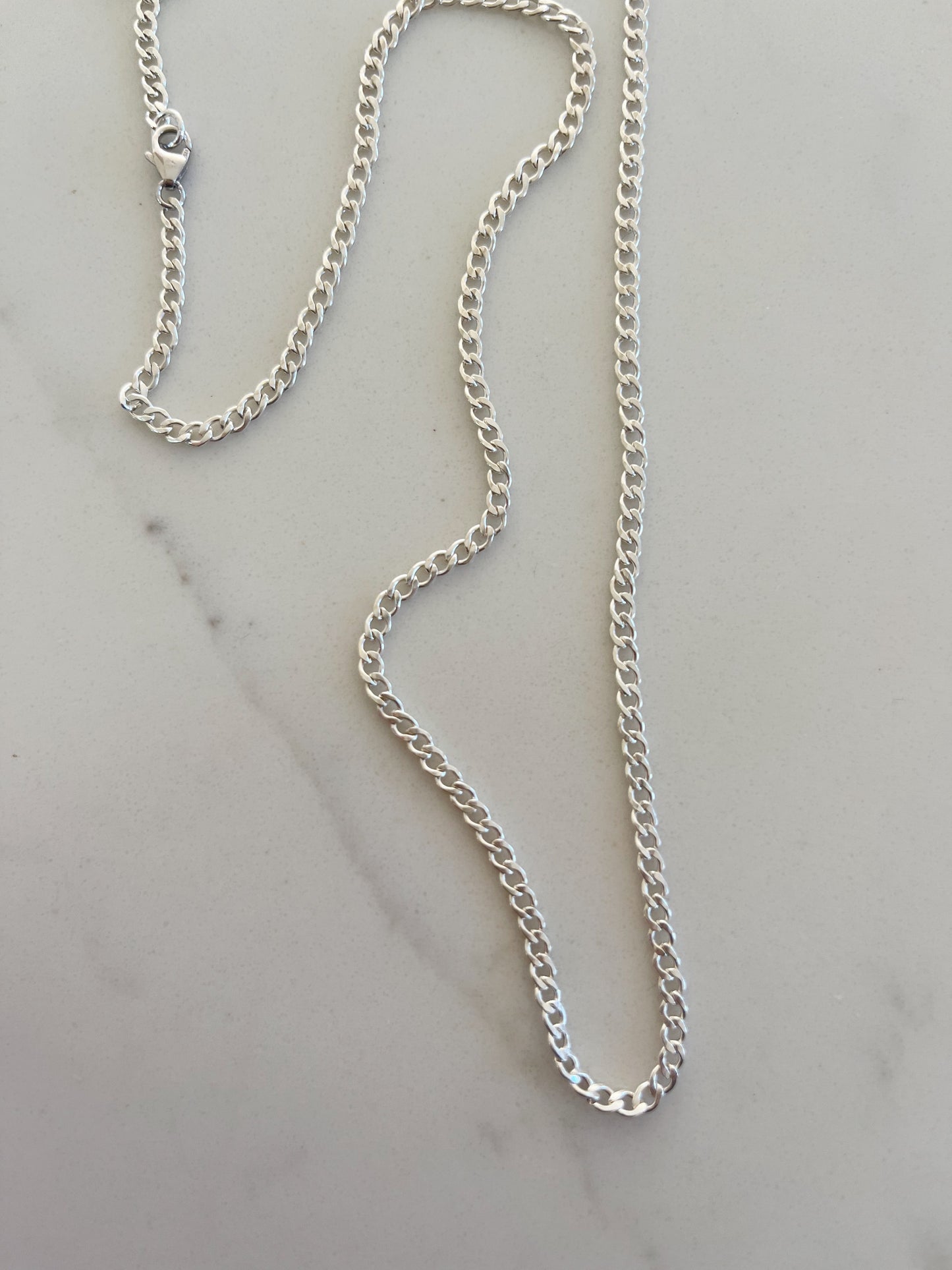 KR Slender Luxe Chain Necklace