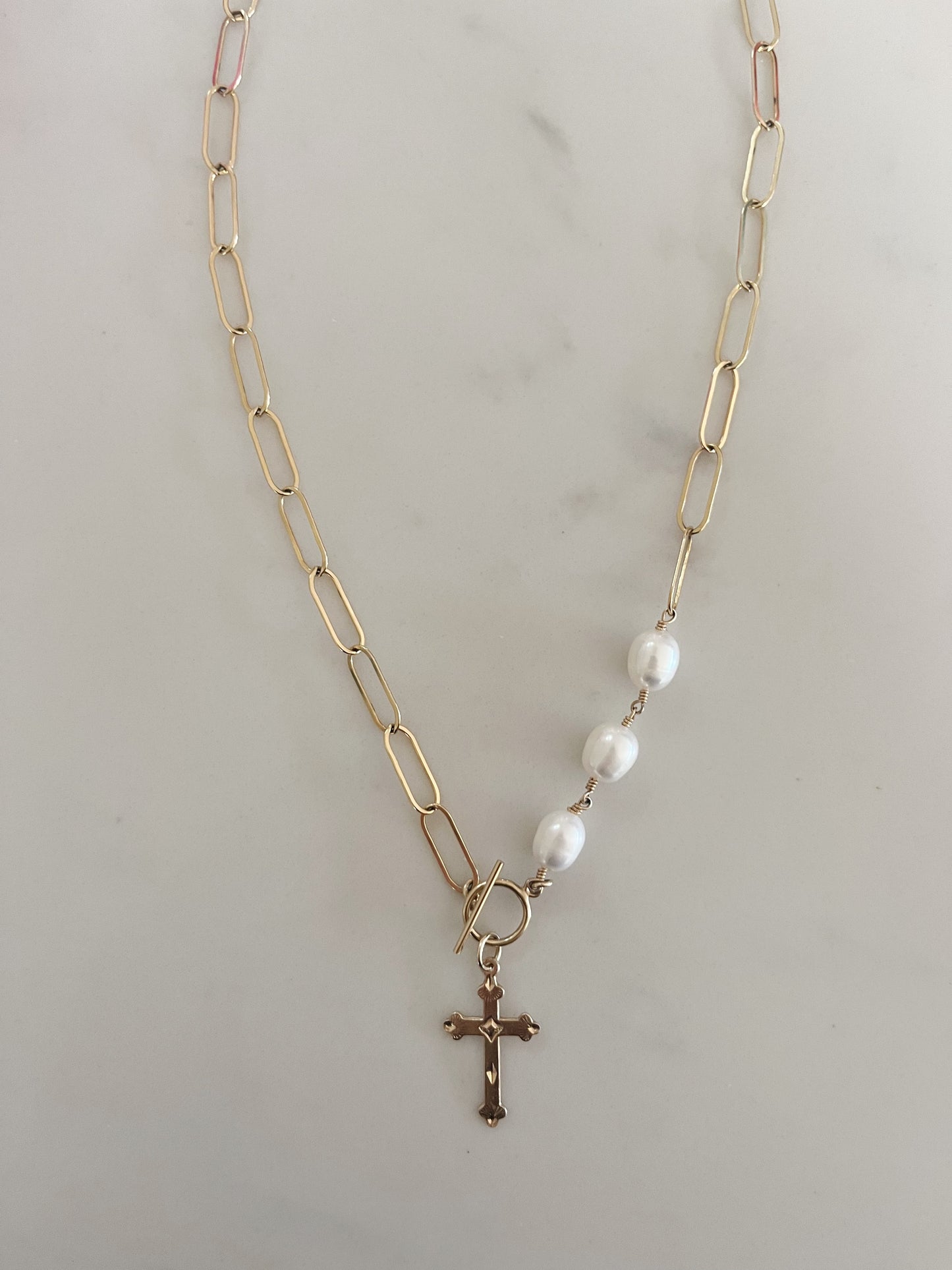 Vintage Cross Pearl Toggle