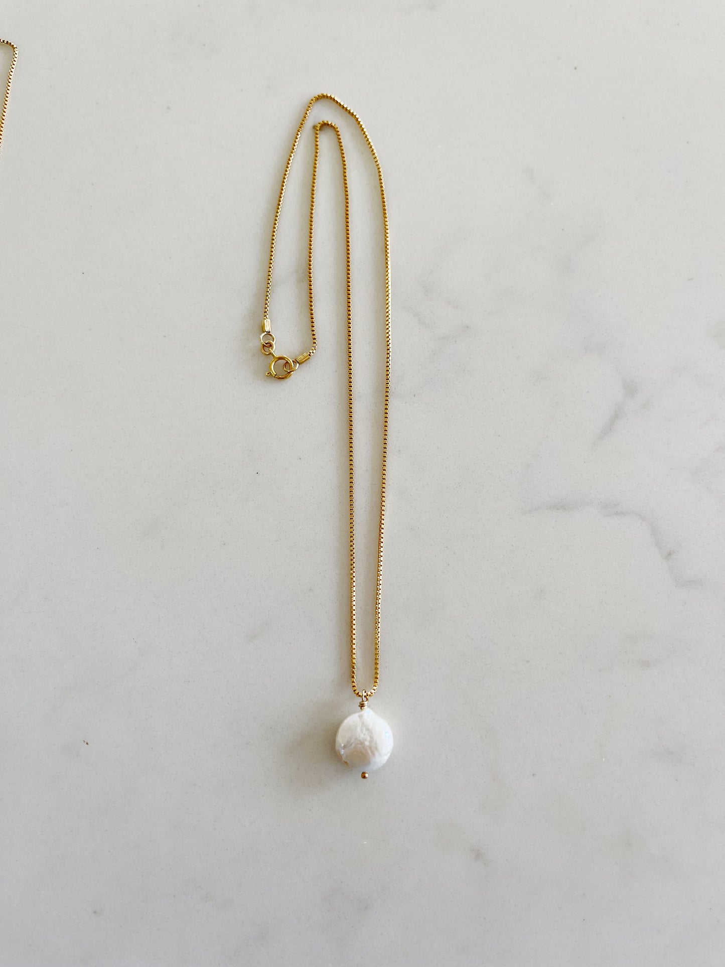 LUXE Simple White Pearl Necklace