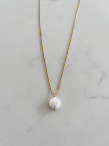 LUXE Simple White Pearl Necklace